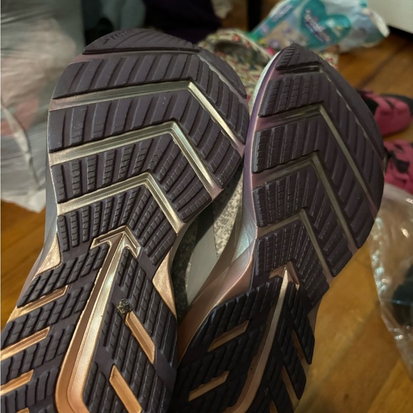 Cute Brooks missing inserts 6.5 - Picture 3 of 3